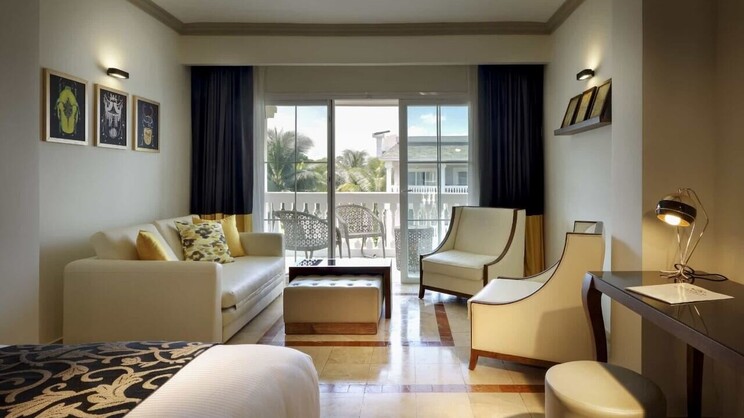 Grand Palladium Lady Hamilton Resort & Spa